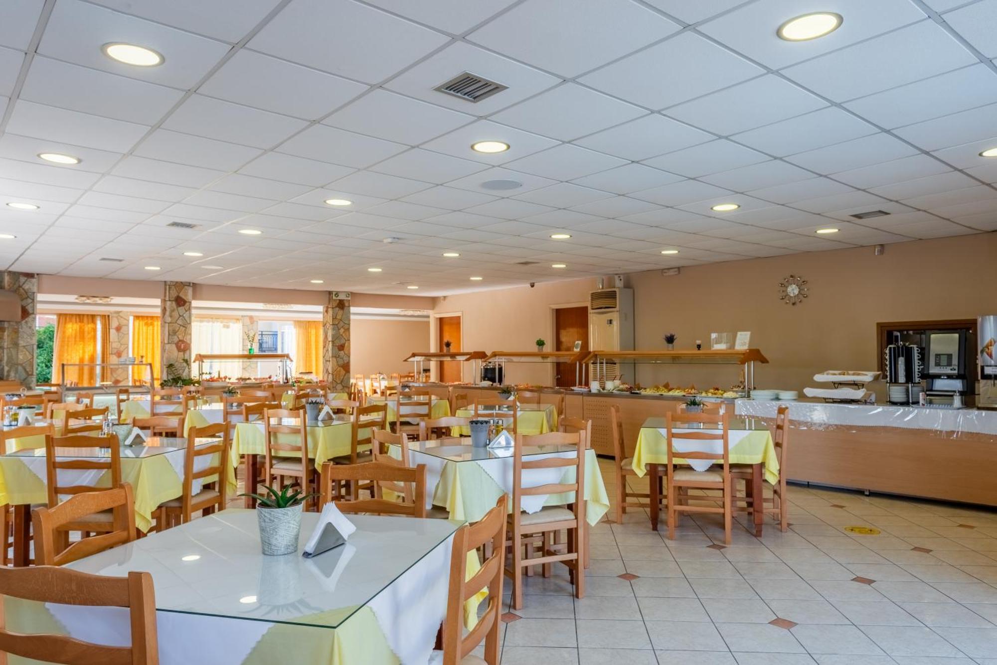 Village Inn Studios & Family Apartments Laganas Exteriör bild