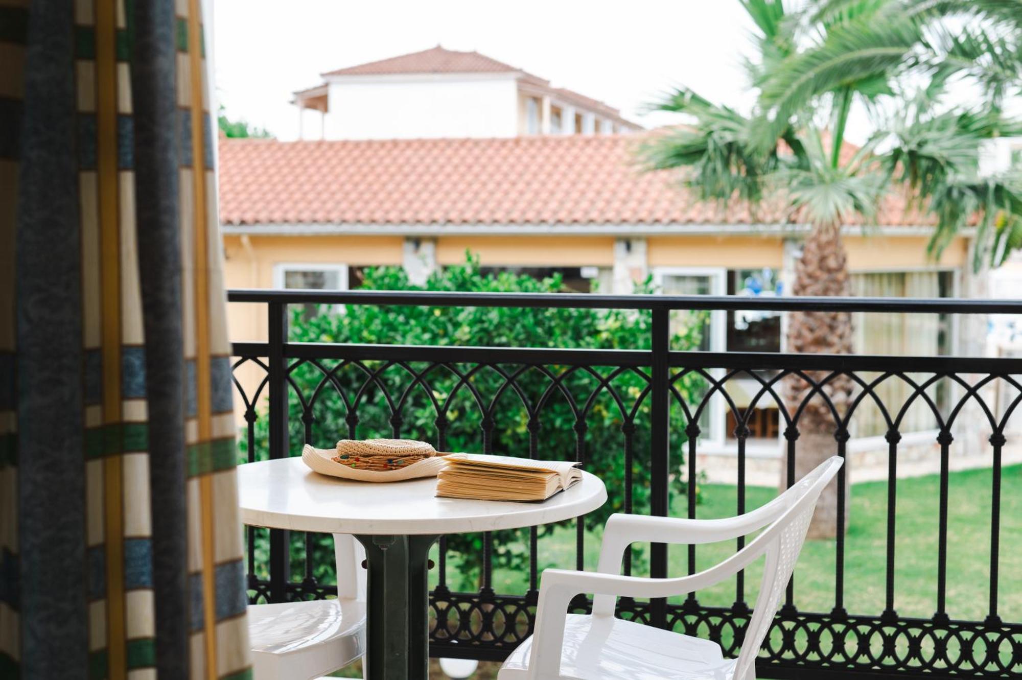 Village Inn Studios & Family Apartments Laganas Exteriör bild